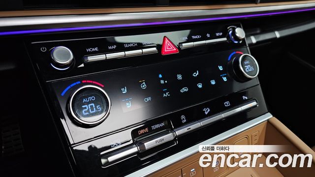 Hyundai Santafe 2025 — photo 23