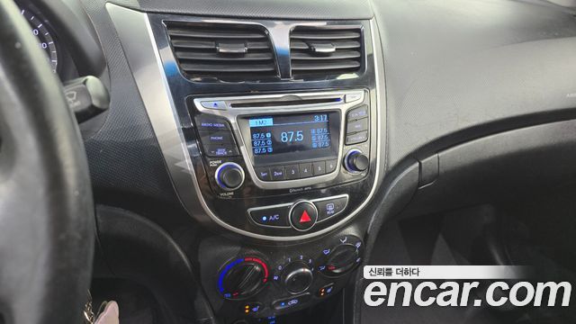 Hyundai Accent 2016 — photo 20