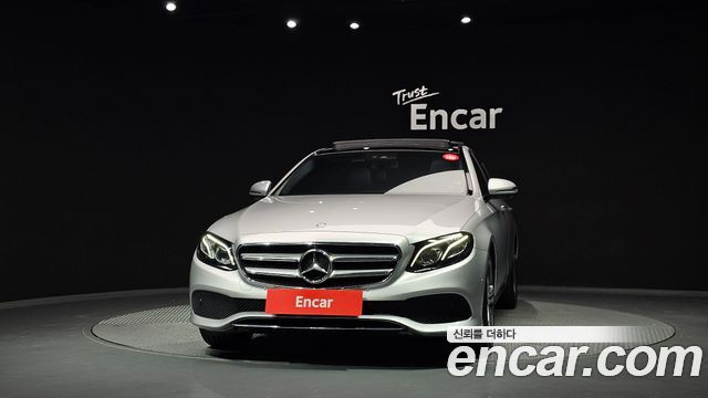 Mercedes-Benz E-Class 2017 — photo 3