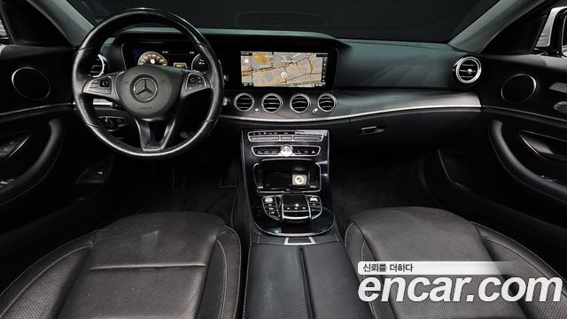 Mercedes-Benz E-Class 2017 — photo 7