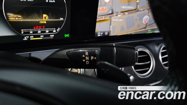 Mercedes-Benz E-Class 2017 — photo 9