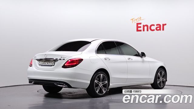 Mercedes-Benz C-Class 2019 — photo 2