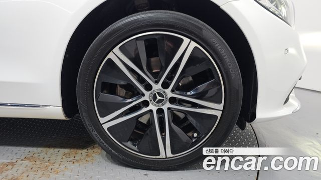 Mercedes-Benz C-Class 2019 — photo 7