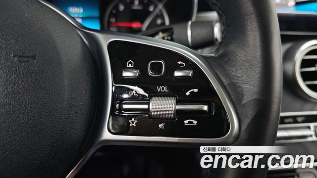 Mercedes-Benz C-Class 2019 — photo 28