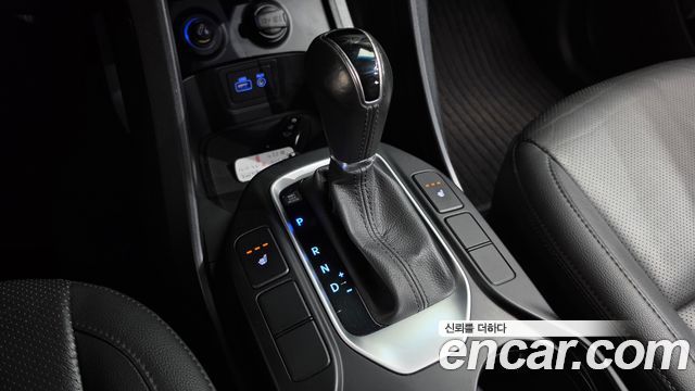 Hyundai Santafe 2017 — photo 12