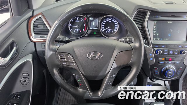 Hyundai Santafe 2017 — photo 19