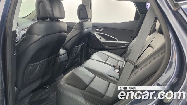 Hyundai Santafe 2017 — photo 23