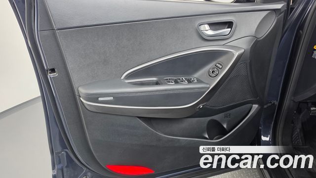 Hyundai Santafe 2017 — photo 14