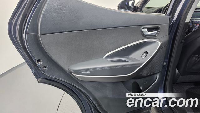Hyundai Santafe 2017 — photo 15