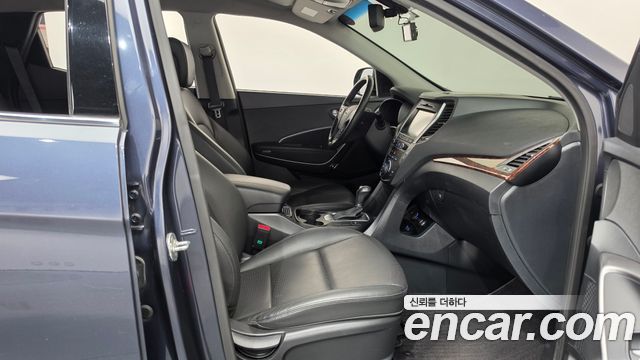 Hyundai Santafe 2017 — photo 16