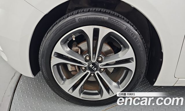 Kia K3 2013 — photo 5