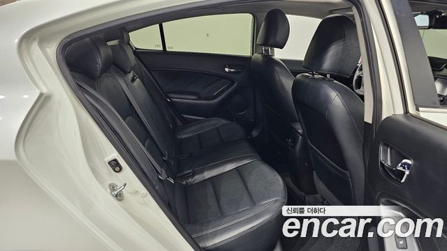 Kia K3 2013 — photo 18