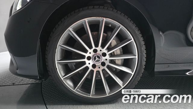 Mercedes-Benz E-Class 2021 — photo 5
