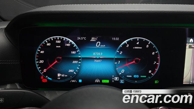 Mercedes-Benz E-Class 2021 — photo 11