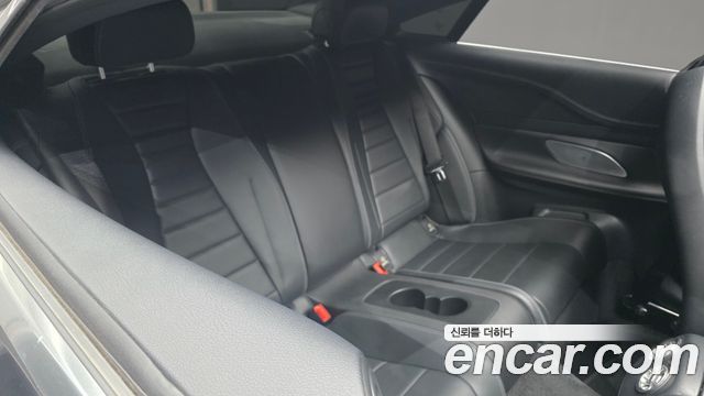 Mercedes-Benz E-Class 2021 — photo 17