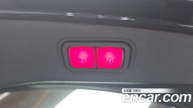 Mercedes-Benz E-Class 2021 — photo 22