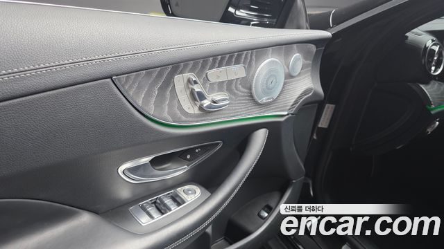 Mercedes-Benz E-Class 2021 — photo 25