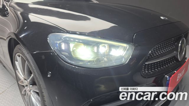 Mercedes-Benz E-Class 2021 — photo 8