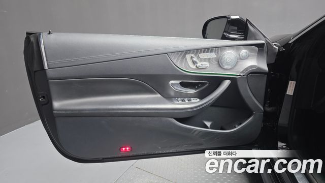 Mercedes-Benz E-Class 2021 — photo 14