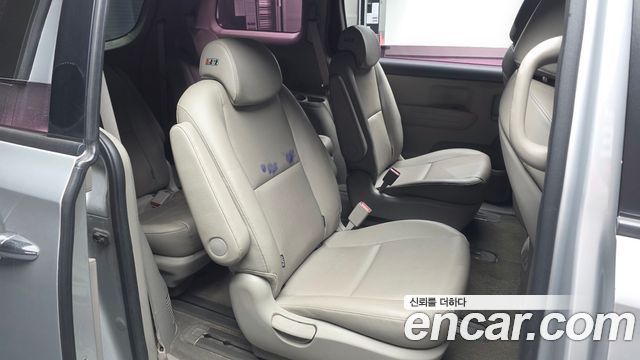 Kia Canival 2018 — photo 12
