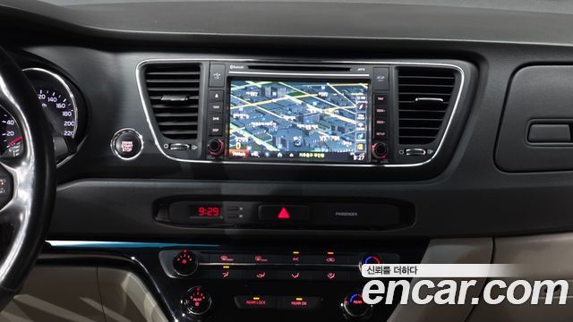 Kia Canival 2018 — photo 14