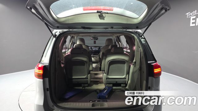 Kia Canival 2018 — photo 20