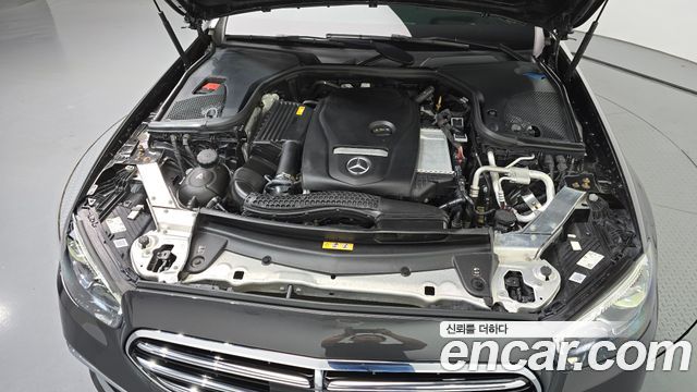 Mercedes-Benz E-Class 2021 — photo 6
