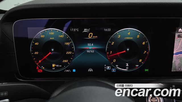 Mercedes-Benz E-Class 2021 — photo 11