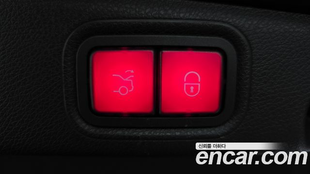 Mercedes-Benz E-Class 2021 — photo 22