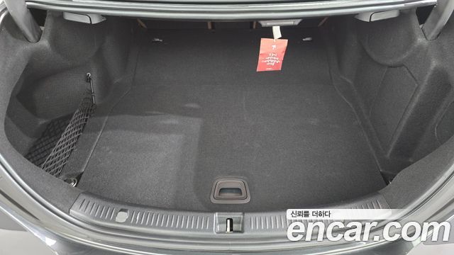 Mercedes-Benz E-Class 2021 — photo 23