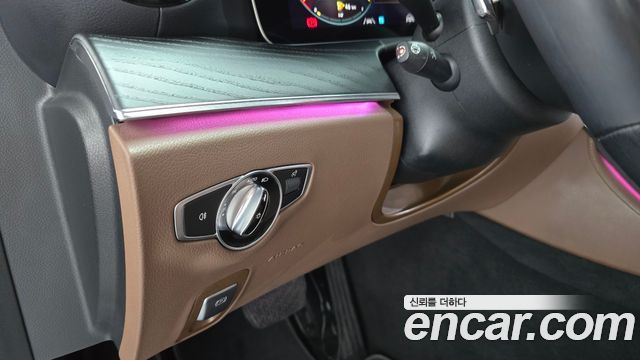 Mercedes-Benz E-Class 2021 — photo 25