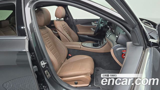 Mercedes-Benz E-Class 2021 — photo 16
