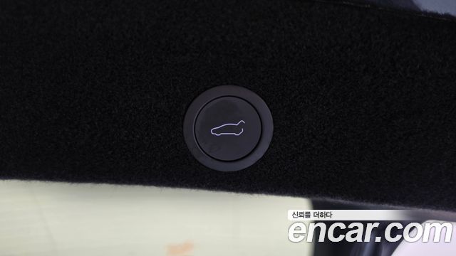 Tesla Model Y 2025 — photo 23