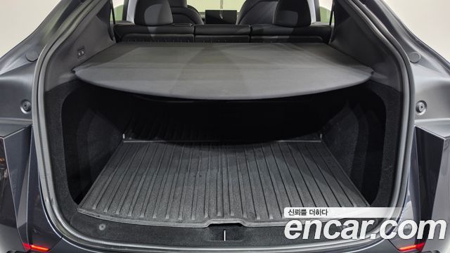 Tesla Model Y 2025 — photo 24
