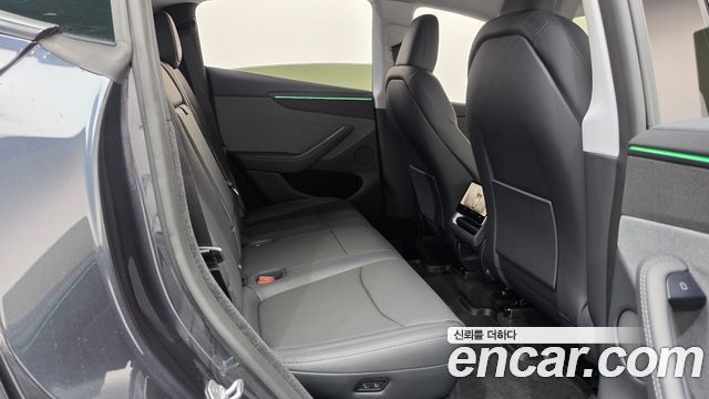 Tesla Model Y 2025 — photo 26