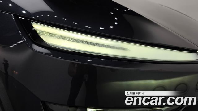 Tesla Model Y 2025 — photo 8