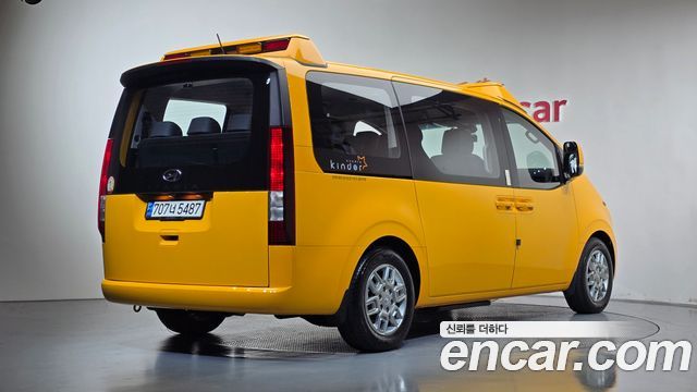 Hyundai Staria 2024 — photo 2