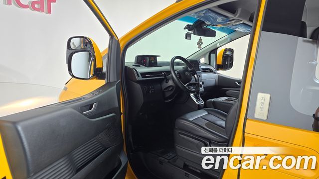 Hyundai Staria 2024 — photo 13