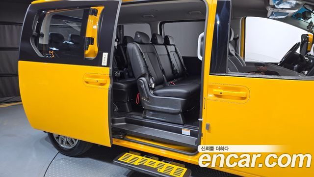 Hyundai Staria 2024 — photo 17