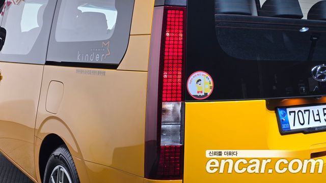 Hyundai Staria 2024 — photo 9