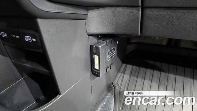 Hyundai Staria 2024 — photo 27