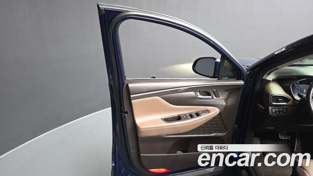 Hyundai Santafe 2019 — photo 14