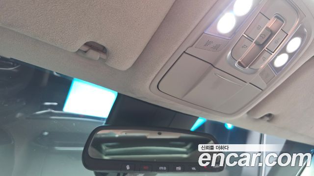 Hyundai Santafe 2019 — photo 29