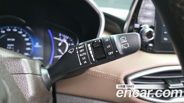 Hyundai Santafe 2019 — photo 40