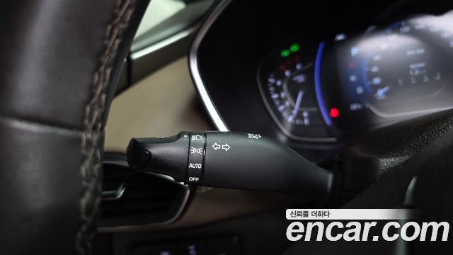 Hyundai Santafe 2019 — photo 42