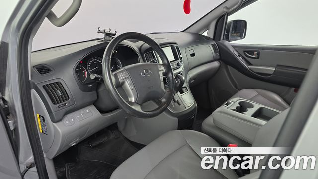 Hyundai Starex 2019 — photo 10