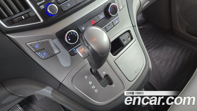 Hyundai Starex 2019 — photo 12