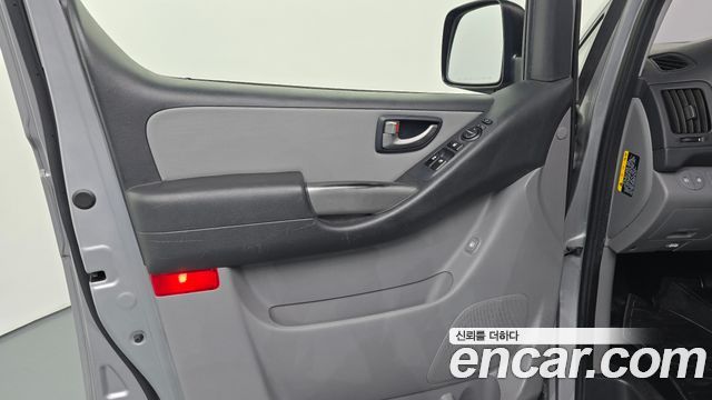 Hyundai Starex 2019 — photo 14