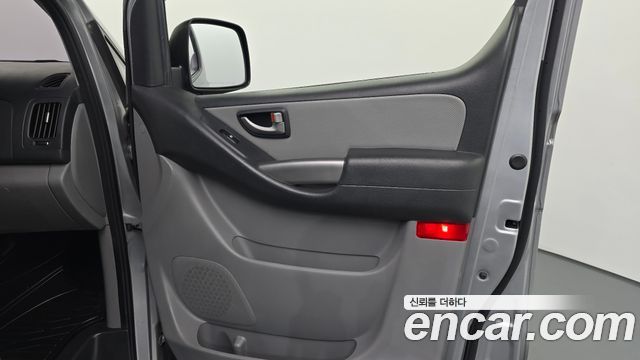 Hyundai Starex 2019 — photo 15