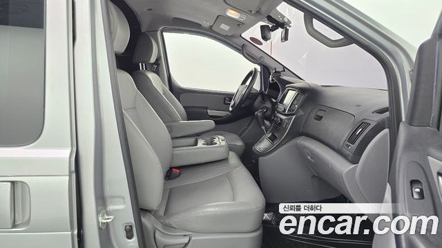 Hyundai Starex 2019 — photo 16